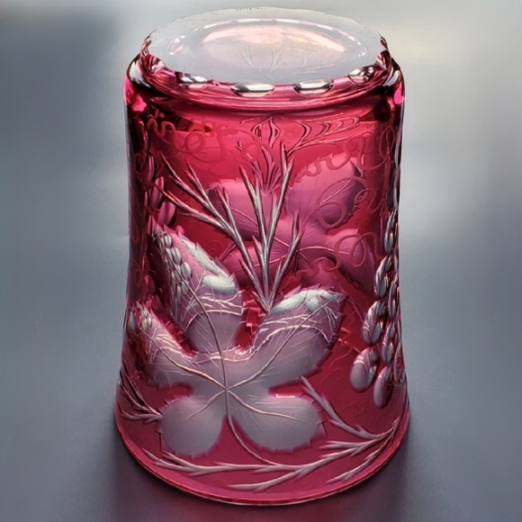 Vntg Cranberry Cut To Clear & Etched Gorgeous 6 3/8" Glass Vase - Picture 7 of 16